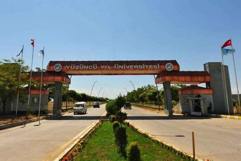 Van YYÜ yurtları Türkiye Diyanet Vakfı'na devredildi