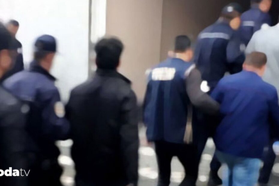 İstanbul'da FETÖ'ye yönelik operasyon: 20 kişi gözaltında
